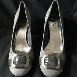 NEW Franco Sarto grey leather pumps with buckle